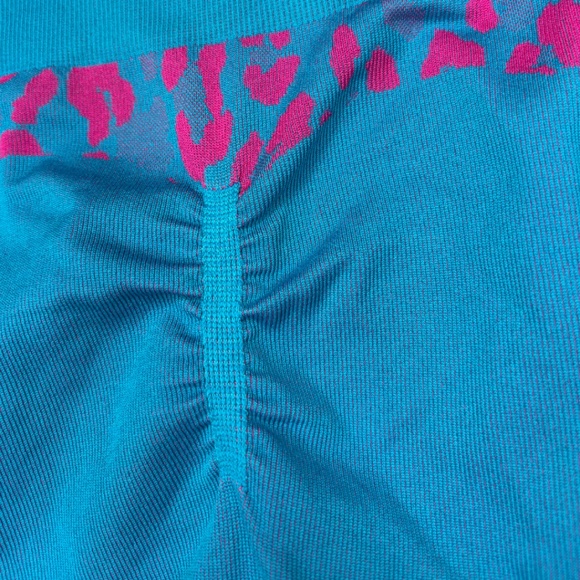 Peached by Nellie Activewear Set - Picture 11 of 12